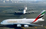 Emirates thực hiện chuyến bay với toàn bộ nhân viên được tiêm vắcxin