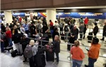Mỹ đề xuất cấm bay với hành khách có hành vi bạo lực