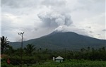 Indonesia ban hành cảnh báo hàng không mức cao nhất do núi lửa phun trào