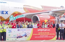 Vietjet pioneers operating the first flights using sustainable aviation fuel supplied by Petrolimex Aviation, reducing carbon emissions by 80%